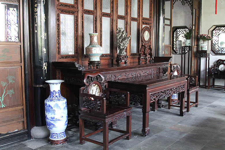 Сучжоу, Сад Скромного Чиновника, Зал 36 Пар Мандаринок и Зал 18 Камелий (Suzhou, Humble Administrator's Garden, Hall of 36 Pairs of Mandarin Ducks, Hall of 18 Camellias)