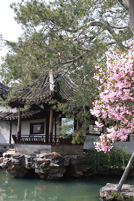 Сучжоу, Сад хозяина сетей, Павильон Луны приходящей с бризом (Suzhou, Master of Nets Garden, Moon Comes with Breeze Pavilion)