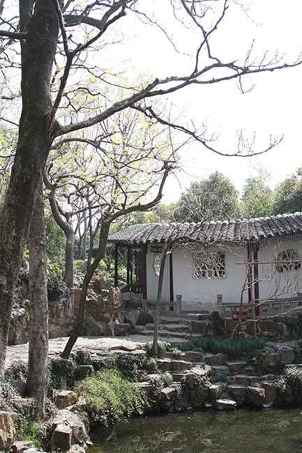 Сучжоу, Павильон Плещущихся Волн, Пруд в саду (Suzhou, Surging Waves Pavilion, Pond in the Garden)